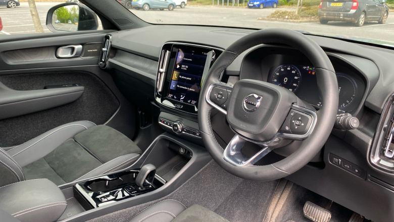 Volvo Xc40 1.5 T5 Recharge PHEV Ultimate Dark 5dr Auto Estate